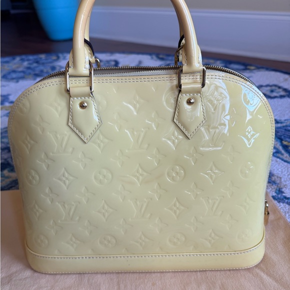 Authentic Louis Vuitton Alma Citrine Bag. - Picture 8 of 15